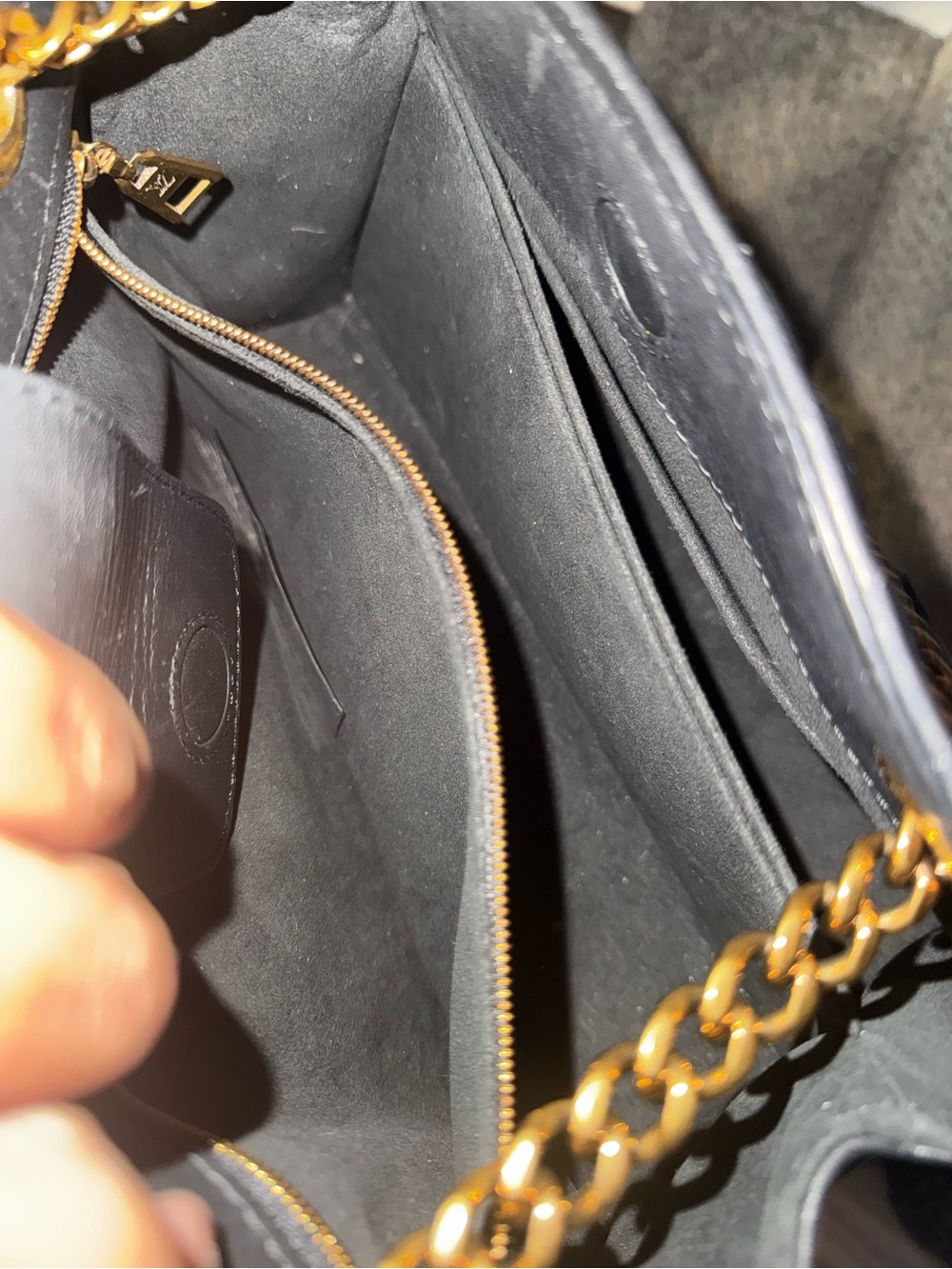 Louis Vuitton Black Quilted Shoulder Bag with Gold Hardware - Picture 4 of 7